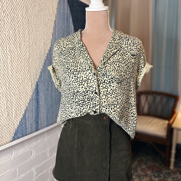 Volcom Tan and Black Leopard Print Bowling Shirt - Picture 1 of 11